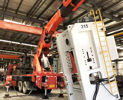 宜黄县提升工作效率，选择优质折臂吊租赁服务